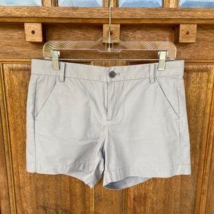 GAP | Sunkissed Shorts- Gray Khaki, size 4